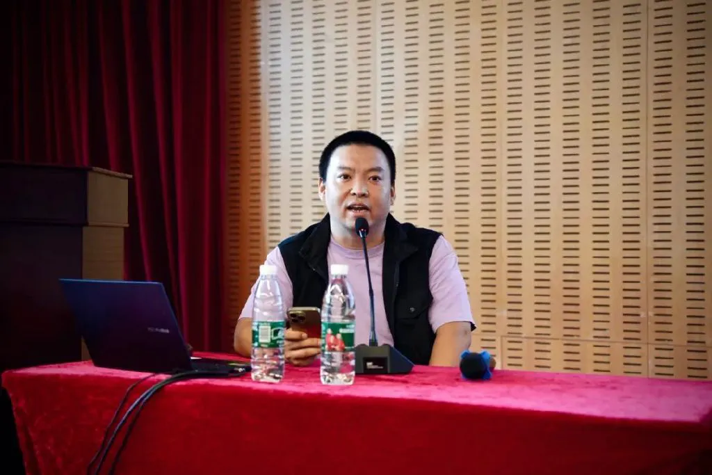 业余篮球运动员如何结合瑜伽提升技能_0